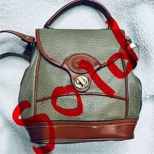 Dooney & Bourke Olive and Brown Leather Bag 💚💚